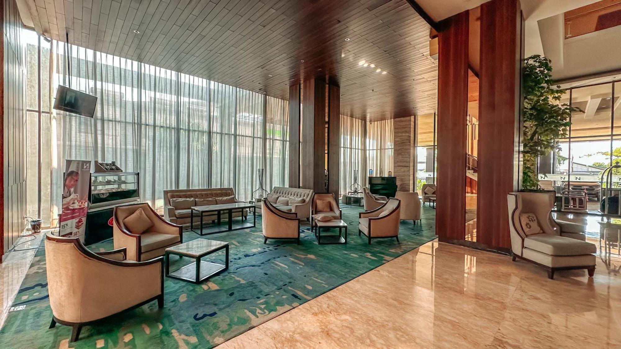 Swiss-Belinn Karawang Exteriér fotografie