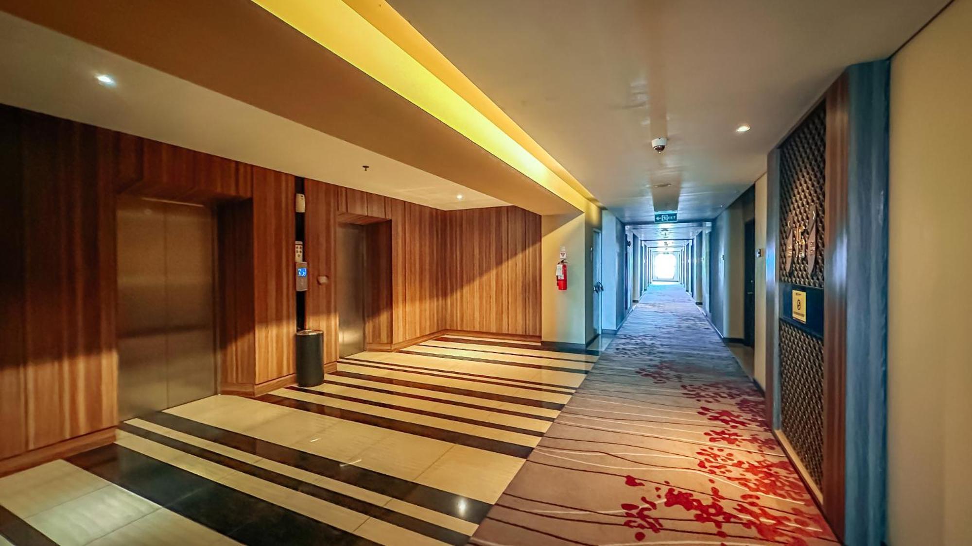 Swiss-Belinn Karawang Exteriér fotografie