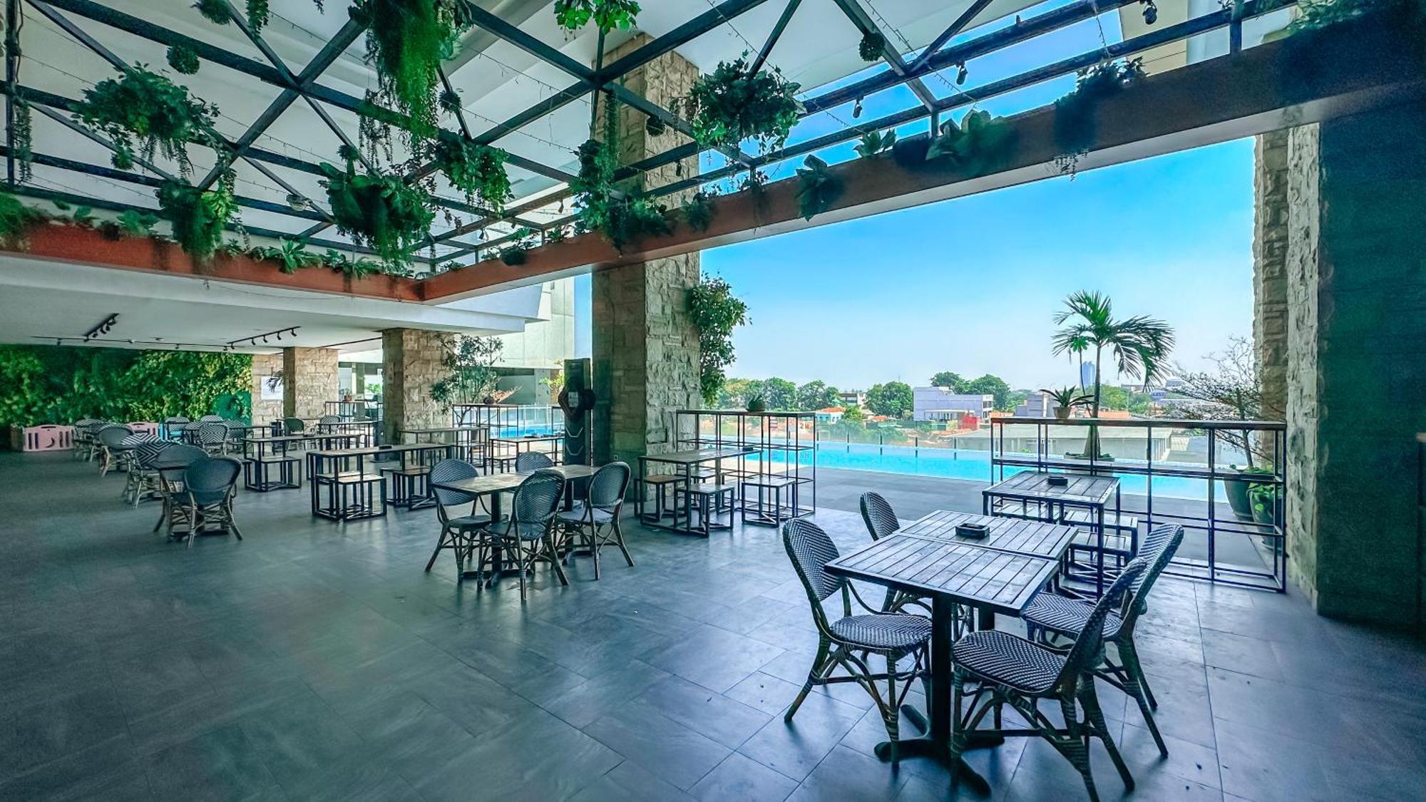 Swiss-Belinn Karawang Exteriér fotografie