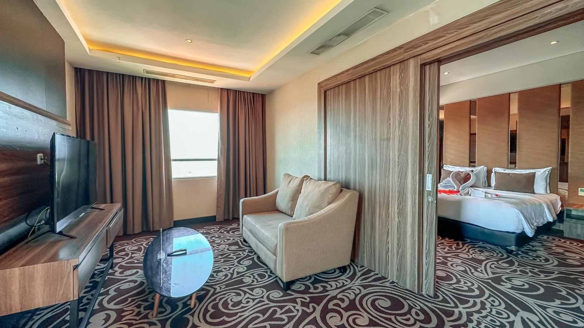 Swiss-Belinn Karawang Exteriér fotografie