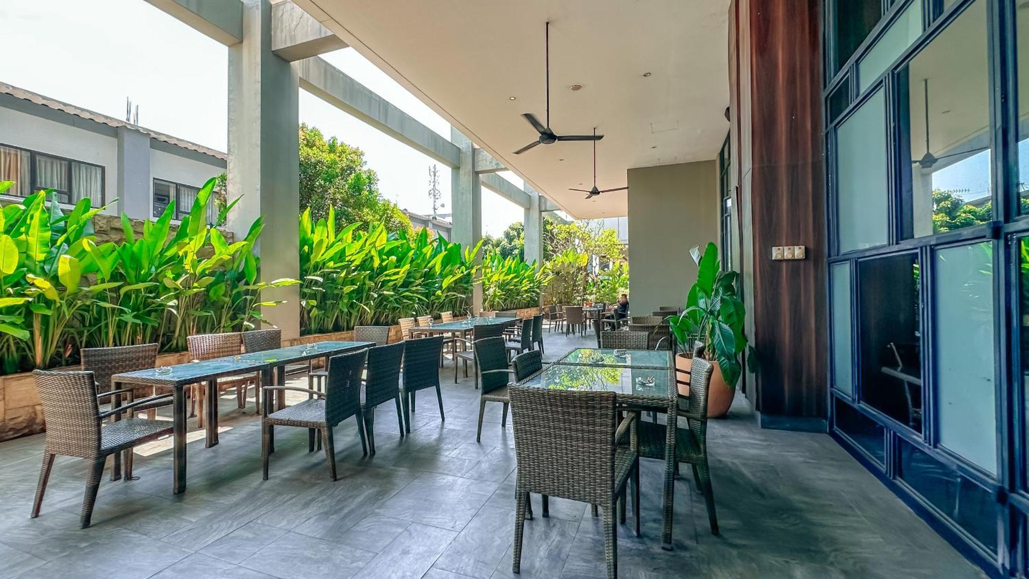 Swiss-Belinn Karawang Exteriér fotografie
